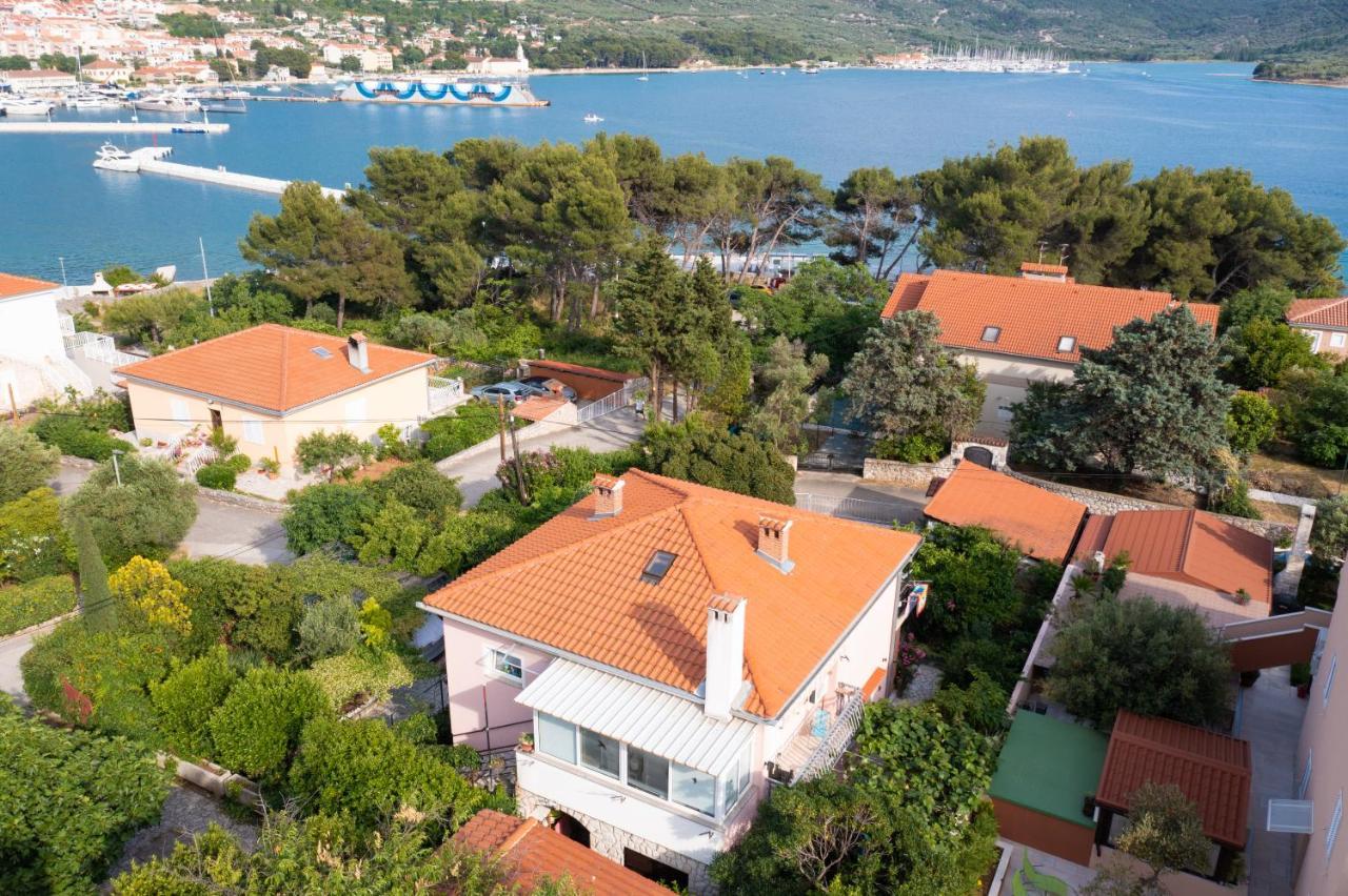 Apartments Bura & Jugo, Cres, Without Stress Екстер'єр фото